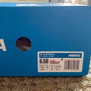 Brand new never worn Hoka Clifton 8 size 6.5